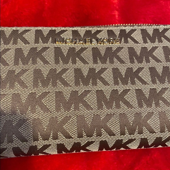 Gently used mk purse and matching wallet - Picture 1 of 5